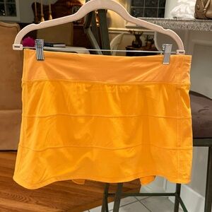 Lululemon Pace Rival Skirt/Skort Size 10 Black Built-In Shorts